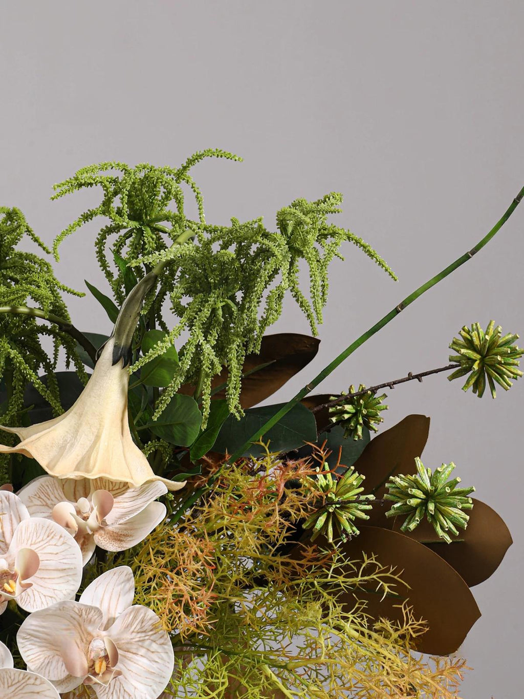 RUNAVASTO Modern Zen Floral Arrangement with Amber-Toned Glass Vase - Elegant Artificial Orchid & Lily Centerpiece for Luxury Home Decor